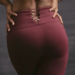 Seamless Ribbed Legging | Maroon | Fabletics